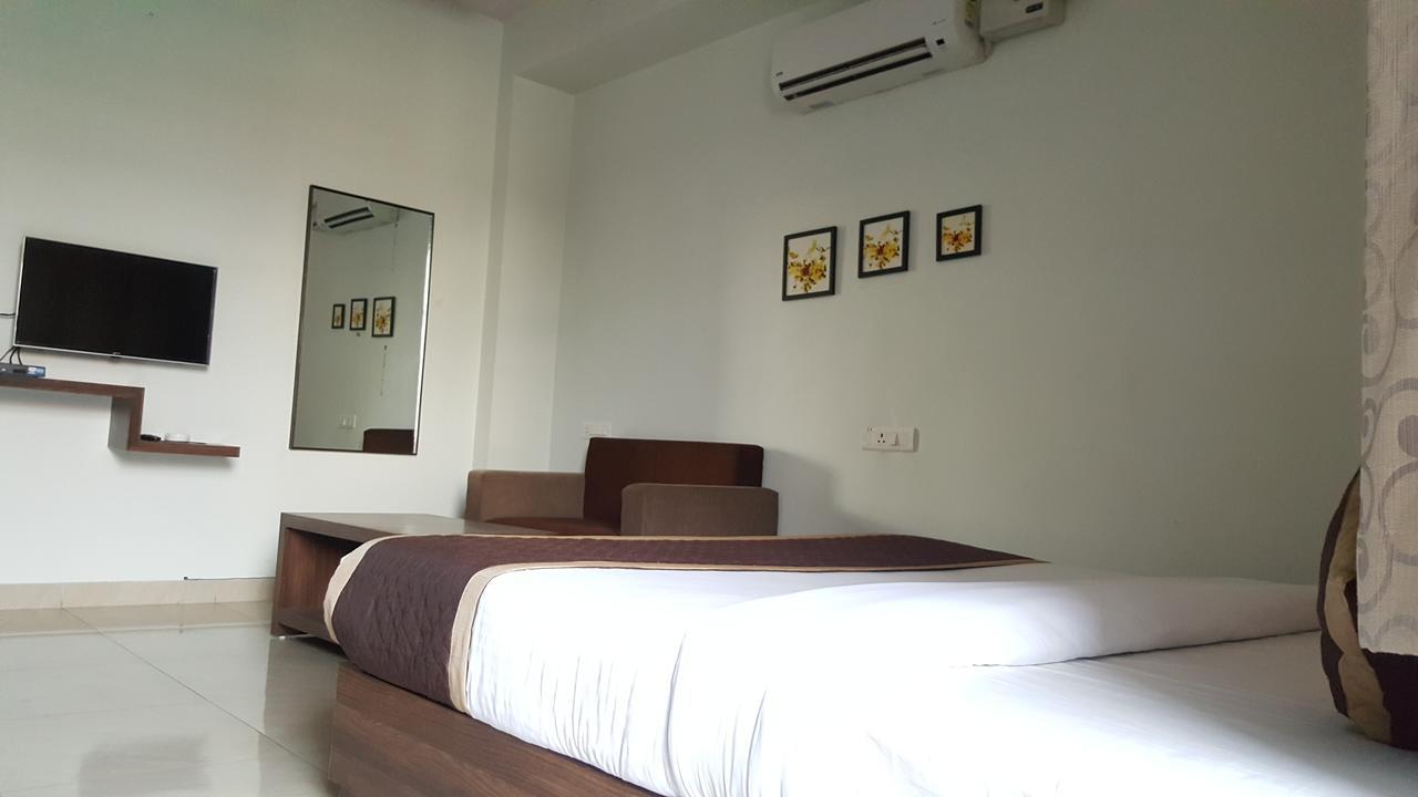 Oyo 6697 Hotel Green Lemon Jaipur Ngoại thất bức ảnh
